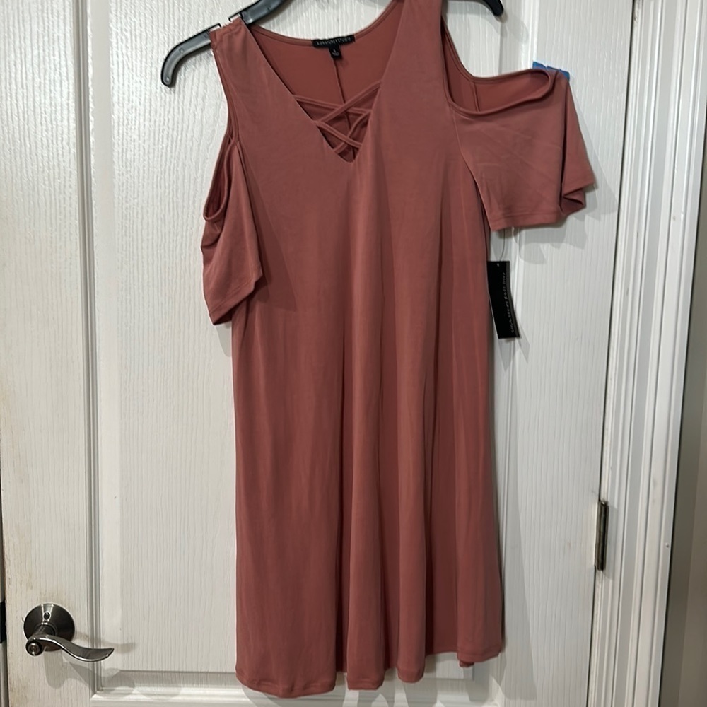 Signature, studio size S cold shoulder lace, neck, mauve dress NWT